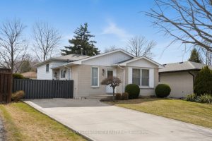 3-bedroom detached home for sale in Hamilton — 24 Grenoble Road
