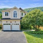 3-bedroom detached home for sale in Niagara — 24 Robinson Street S (Photo 5)