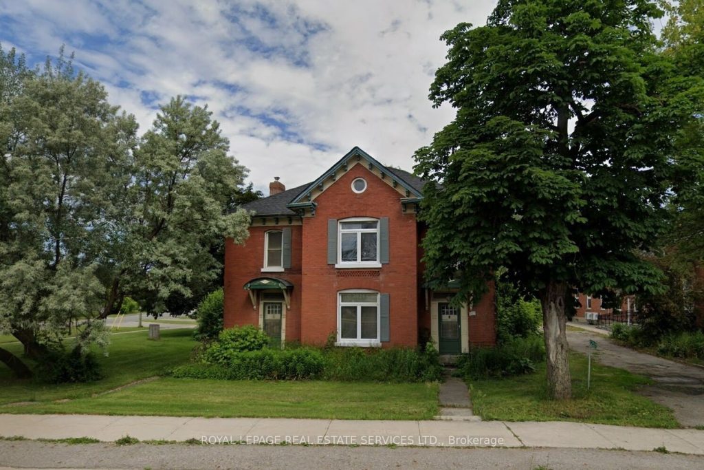 5-bedroom detached home for sale in Halton — 2527 Dundas Street W (Photo 1)
