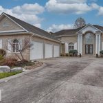4-bedroom detached home for sale in Bruce — 254 High Street (Photo 4)