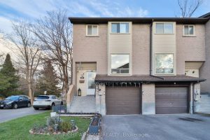3-bedroom condo townhouse for sale in Toronto — 255 - 55 Collinsgrove Road