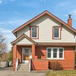 4-bedroom detached home for sale in Hamilton — 257 Queensdale Avenue E (Photo 1)