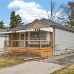 4-bedroom detached home for sale in Hamilton — 257 Queensdale Avenue E (Photo 4)