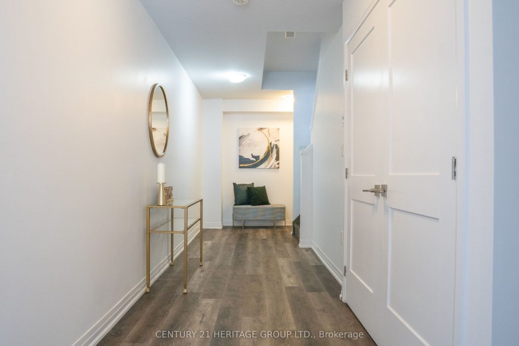 3-bedroom att/row/townhouse for sale in Hamilton — 258 - 30 Times Square Boulevard (Photo 1)