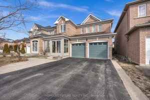 4-bedroom detached home for sale in York — 262 Helen Avenue