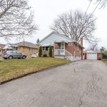 3-bedroom home for sale in Hamilton — 262 Province Street South (Photo 4)