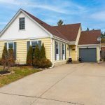 3-bedroom detached home for sale in Elgin — 266 Chestnut Street (Photo 2)