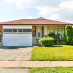 3-bedroom detached home for sale in Toronto — 26 Farley Crescent (Photo 4)