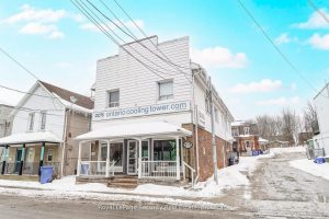 4-bedroom store w apt/office home for sale in King — 272 Main Street