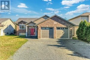 5-bedroom home for sale in Azilda — 2753 Fleetwood Drive