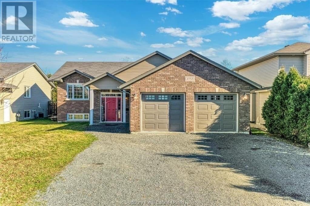 5-bedroom home for sale in Azilda — 2753 Fleetwood Drive (Photo 1)