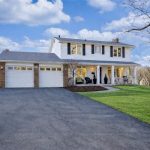 4-bedroom single family residence home for sale in Burlington — 275 Camborne Crescent (Photo 2)