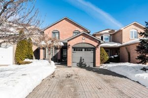 3-bedroom detached home for sale in Hamilton — 27 Beaverton Drive