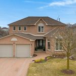 4-bedroom detached home for sale in Waterloo — 27 Garland Avenue (Photo 5)
