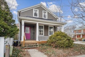 5-bedroom duplex home for sale in Niagara — 27 George Street