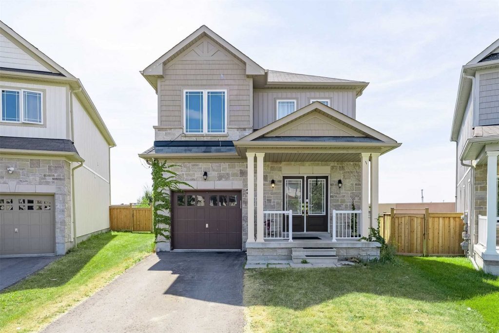 4-bedroom detached home for sale in Durham — 27 Mantz Crescent (Photo 1)