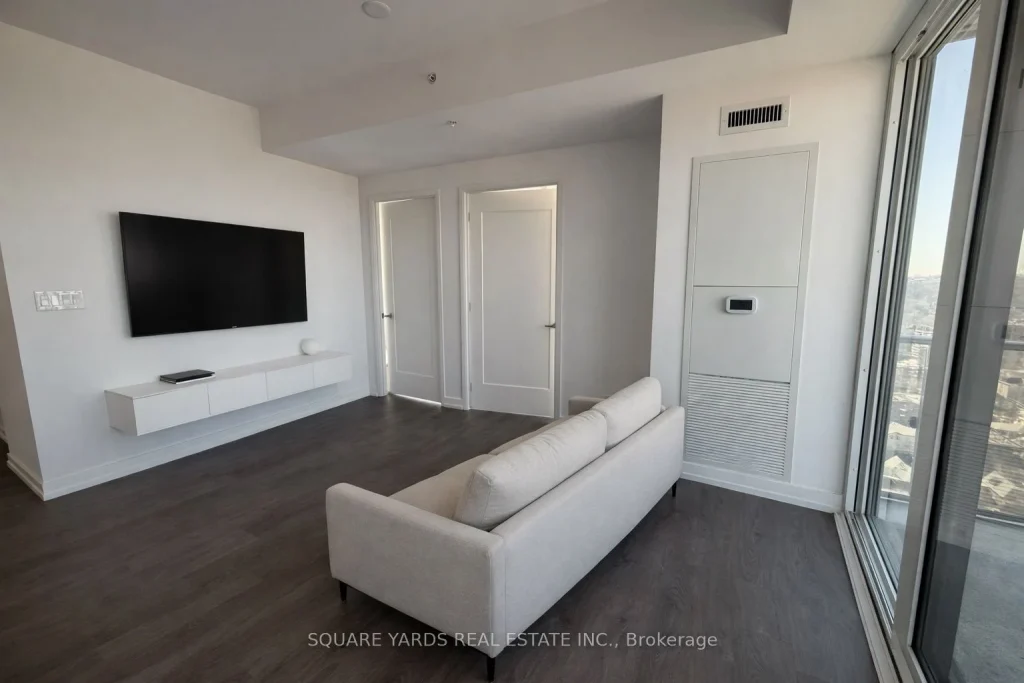 2-bedroom condo apartment for rent in Hamilton — 2814 - 75 James Street S (Photo 1)