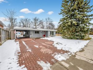 3-bedroom detached home for sale in Toronto — 284 Guildwood Parkway