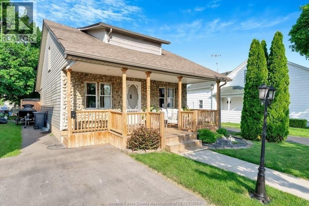 3-bedroom home for sale in Amherstburg — 287 Seymour Street (Photo 1)