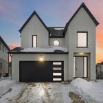 3-bedroom detached home for sale in Middlesex — 2884 Doyle Drive (Photo 2)