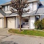 6-bedroom duplex home for sale in Calgary — 28 Railway Street (Photo 4)