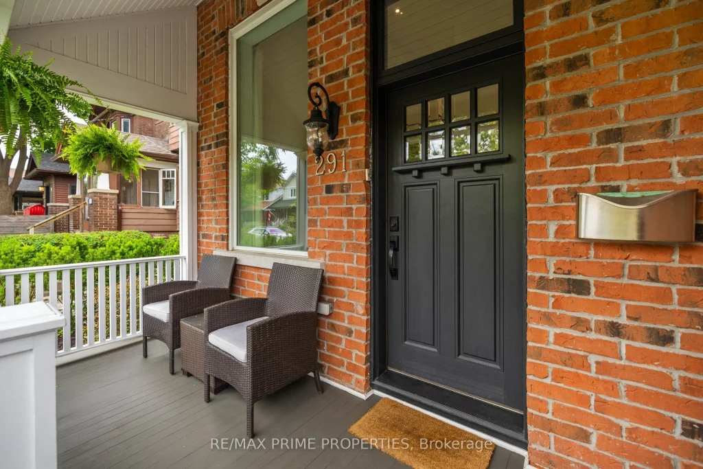2-bedroom att/row/townhouse for sale in Toronto — 291 Kingswood Road (Photo 1)
