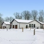 4-bedroom detached home for sale in Niagara — 295 Allen Road (Photo 2)