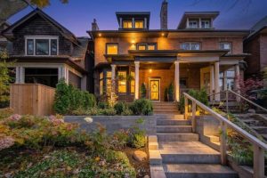 4-bedroom semi-detached home for sale in Toronto — 29 Parkside Drive