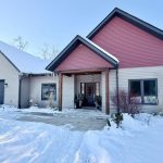 3-bedroom detached home for sale in Kawartha Lakes — 2 Ivy Street (Photo 3)