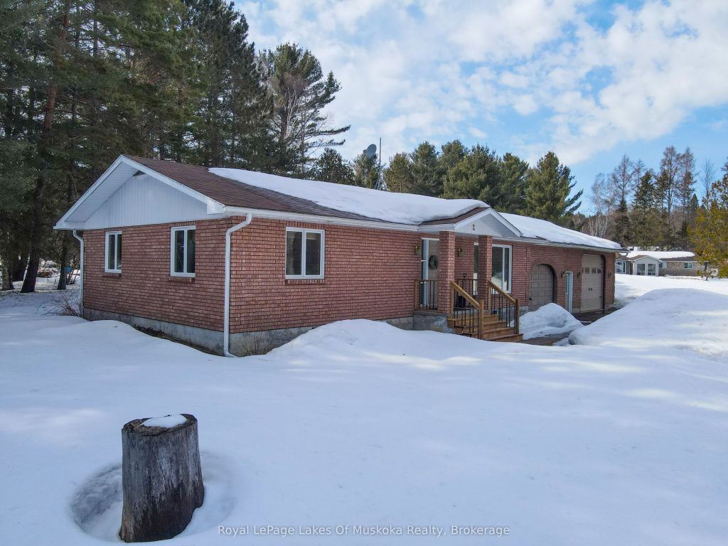3-bedroom detached home for sale in Parry Sound — 2 Quirt Crescent (Photo 1)