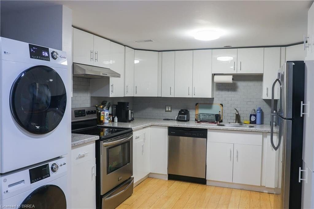 1-bedroom home for rent in Brantford — 2 Robroy Court (Photo 1)