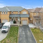 3-bedroom att/row/townhouse for sale in York — 2 Seacoasts Circle (Photo 4)