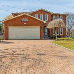 4-bedroom detached home for sale in Toronto — 2 Thicket Road (Photo 4)