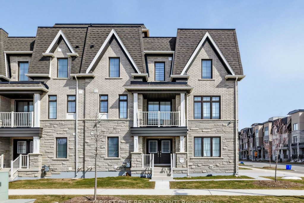 3-bedroom att/row/townhouse for rent in York — 2 William Shearn Crescent (Photo 1)