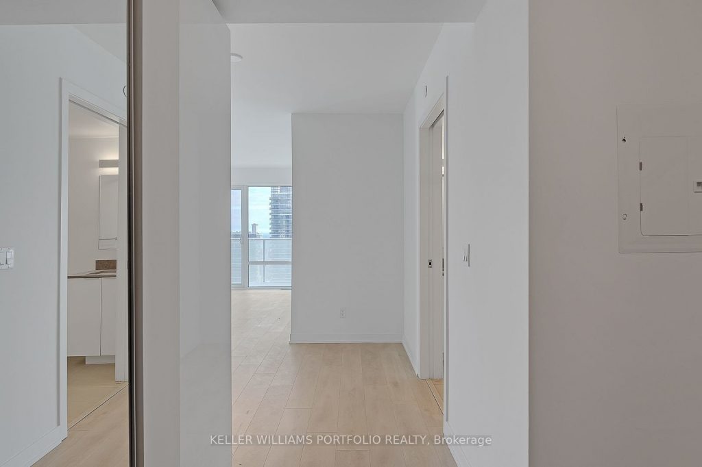 2-bedroom condo apartment for rent in Toronto — 3009 - 501 Yonge Street (Photo 1)