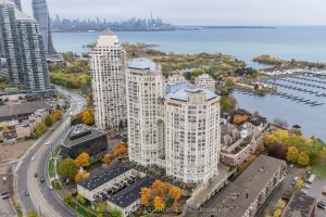 1-bedroom condo apartment for sale in Toronto — 304 - 2285 Lake Shore Boulevard W