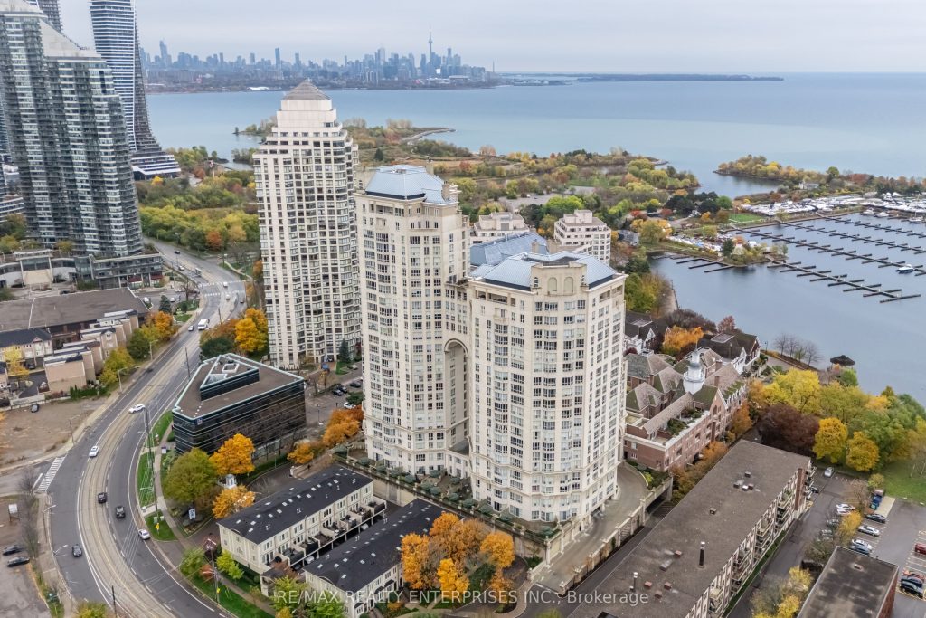 1-bedroom condo apartment for sale in Toronto — 304 - 2285 Lake Shore Boulevard W (Photo 1)
