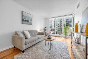 1-bedroom condo apartment for sale in Toronto — 306 - 231 Fort York Boulevard