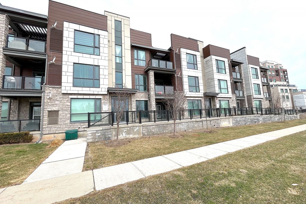 1-bedroom condo apartment for rent in Burlington — 309 - 2375 Bronte Road (Photo 1)