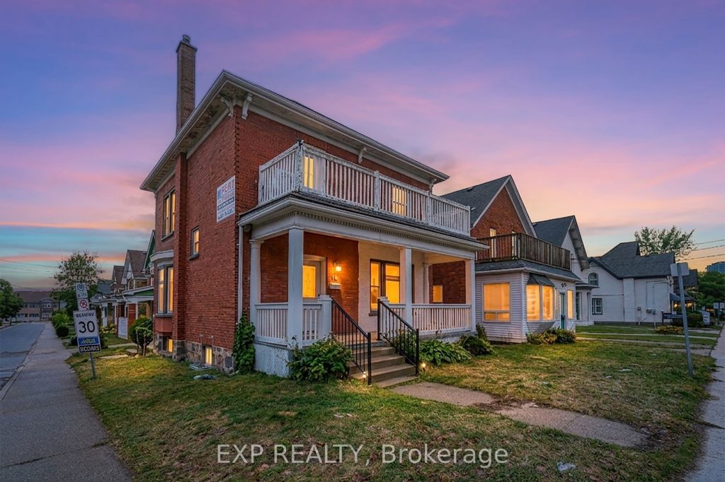 5-bedroom detached home for sale in Waterloo — 30 Regina Street N (Photo 1)