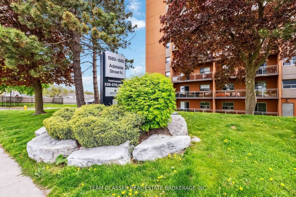 1-bedroom condo apartment for rent in Hamilton — 3132 - 1580 Adelaide Street N (Photo 1)