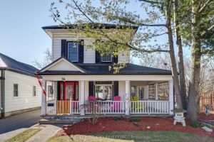3-bedroom detached home for sale in Elgin — 316 Talbot Street E