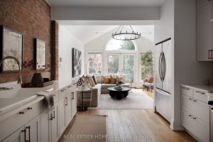 4-bedroom semi-detached home for sale in Toronto — 31 Riverdale Avenue