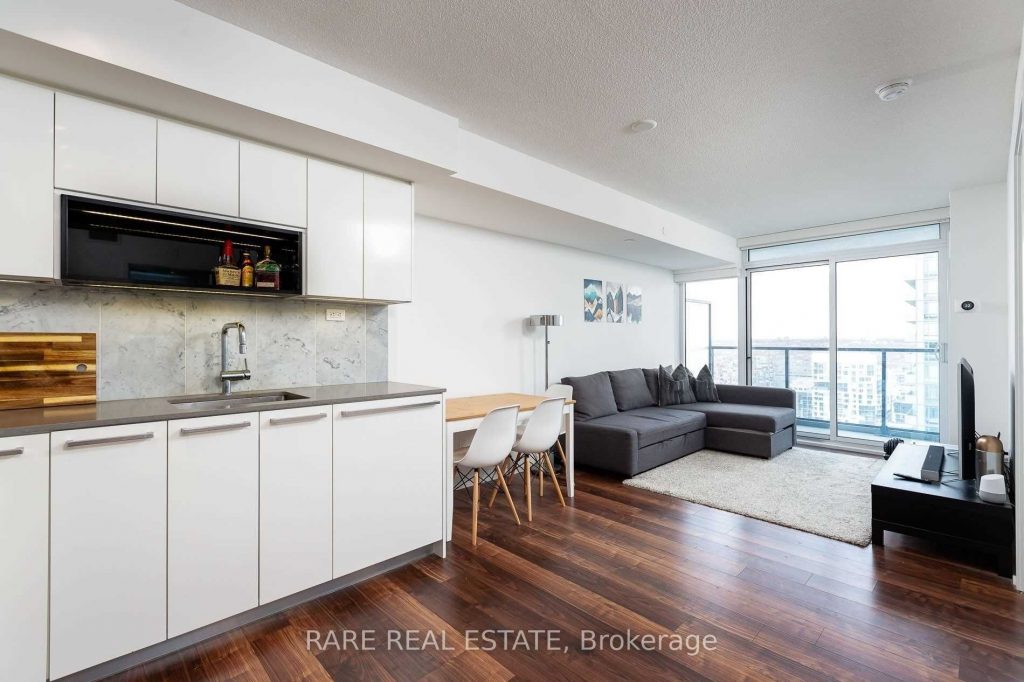 1-bedroom condo apartment for rent in Toronto — 3208 - 70 Queens Wharf Road (Photo 1)