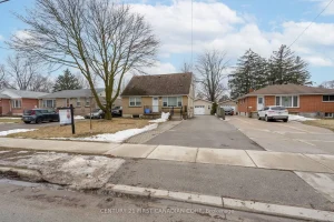 3-bedroom duplex home for sale in Middlesex — 321 Spruce Street