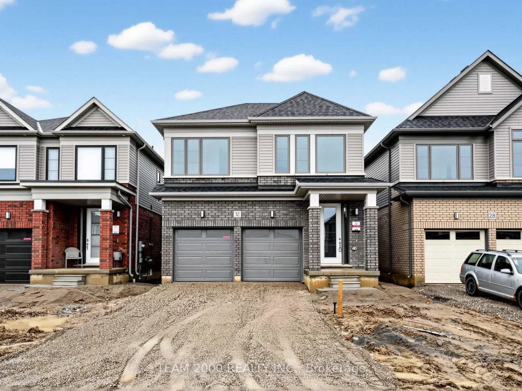 4-bedroom detached home for sale in Hamilton — 32 Mayhew Lane (Photo 1)