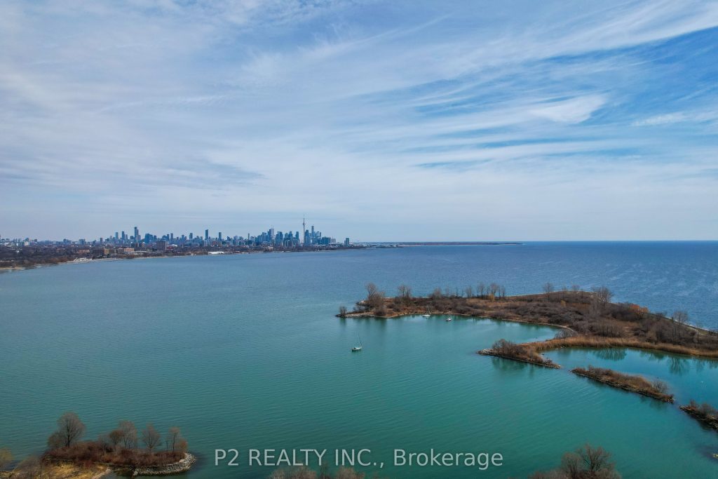 1-bedroom condo apartment for sale in Toronto — 3302 - 70 Annie Craig Drive (Photo 1)