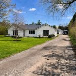 3-bedroom detached home for sale in Simcoe — 3302 Innisfil Beach Road (Photo 1)