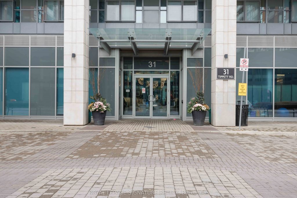 1-bedroom condo apartment for rent in Toronto — 332 - 31 Tippett Road (Photo 1)