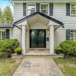 4-bedroom detached home for sale in Toronto — 33 Avonwick Gate (Photo 2)